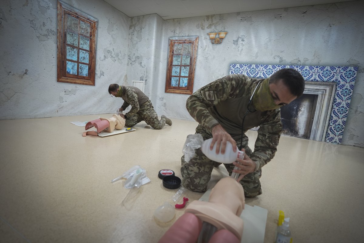 TSK'nın göz bebeği 'bordo bereliler' hayat kurtaran eğitimler alıyor