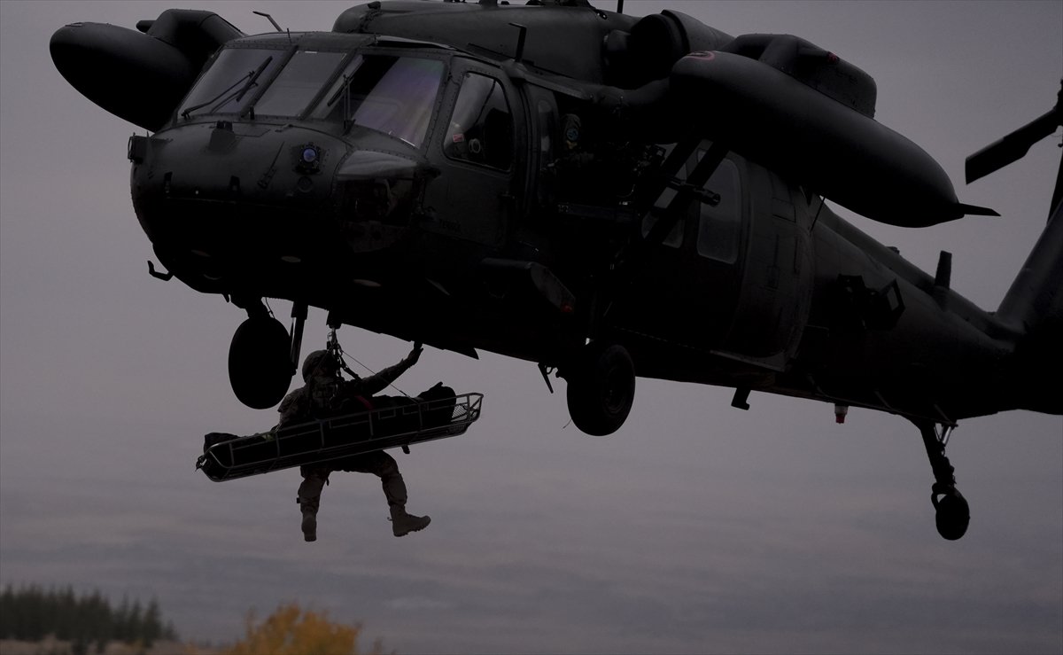 TSK'nın göz bebeği 'bordo bereliler' hayat kurtaran eğitimler alıyor