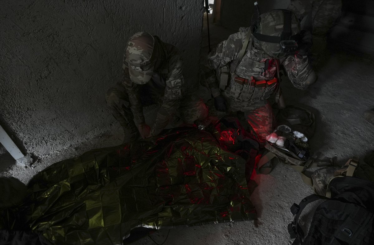 TSK'nın göz bebeği 'bordo bereliler' hayat kurtaran eğitimler alıyor