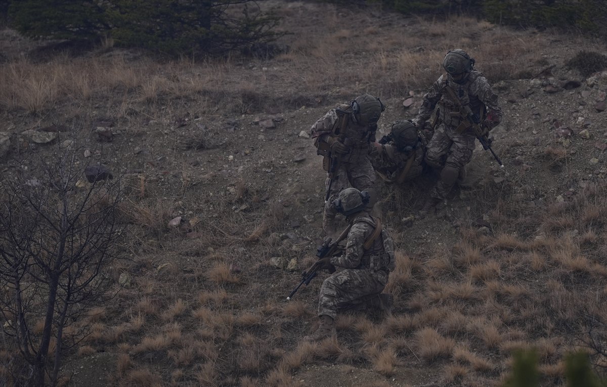 TSK'nın göz bebeği 'bordo bereliler' hayat kurtaran eğitimler alıyor