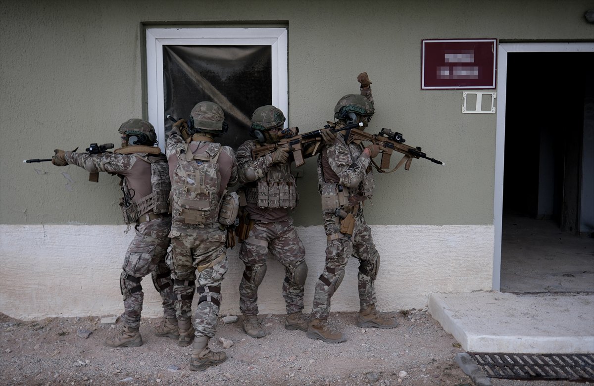 TSK'nın göz bebeği 'bordo bereliler' hayat kurtaran eğitimler alıyor
