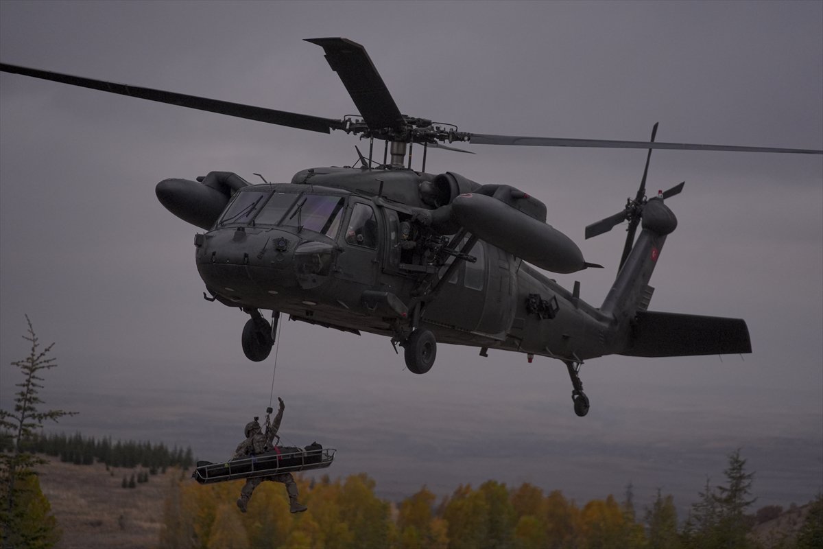 TSK'nın göz bebeği 'bordo bereliler' hayat kurtaran eğitimler alıyor