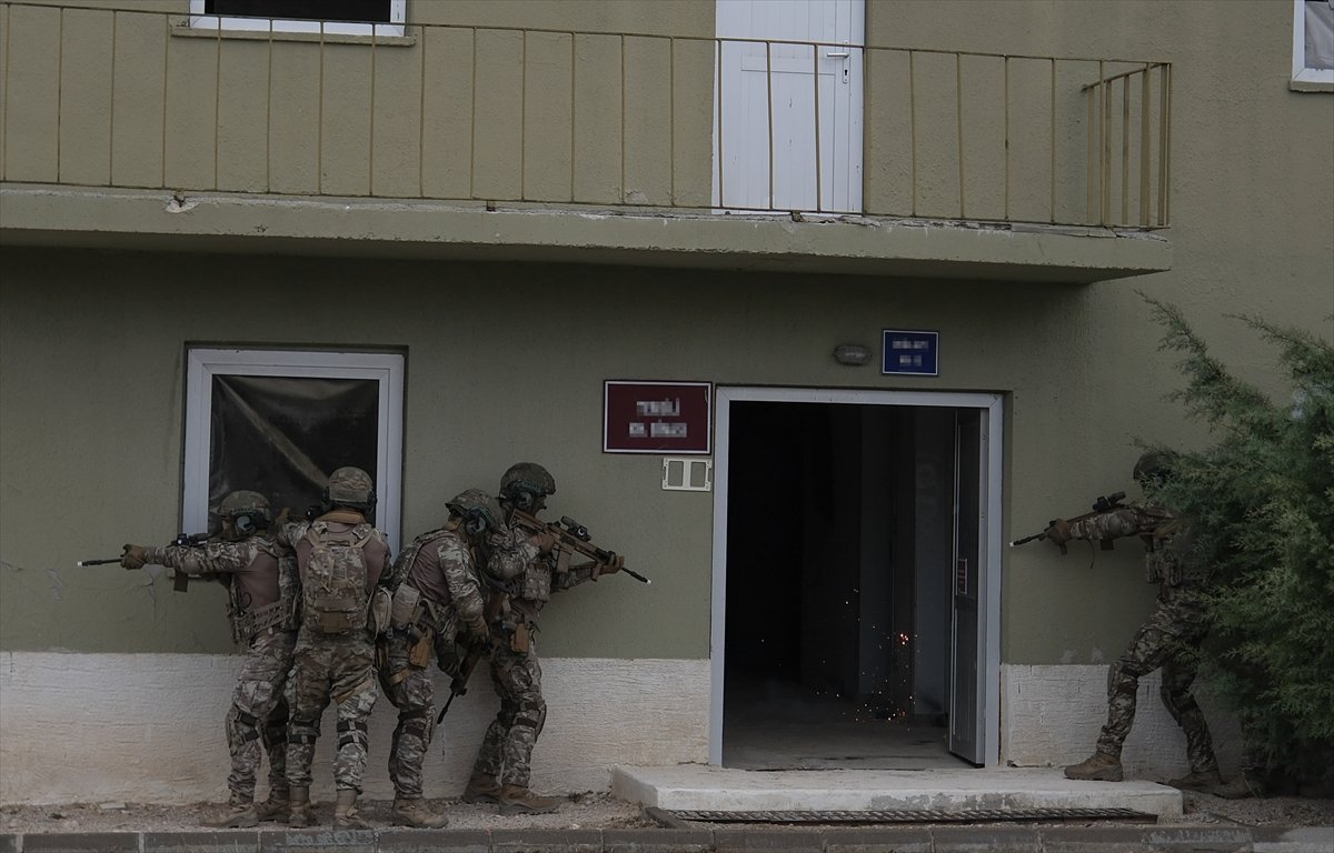 TSK'nın göz bebeği 'bordo bereliler' hayat kurtaran eğitimler alıyor