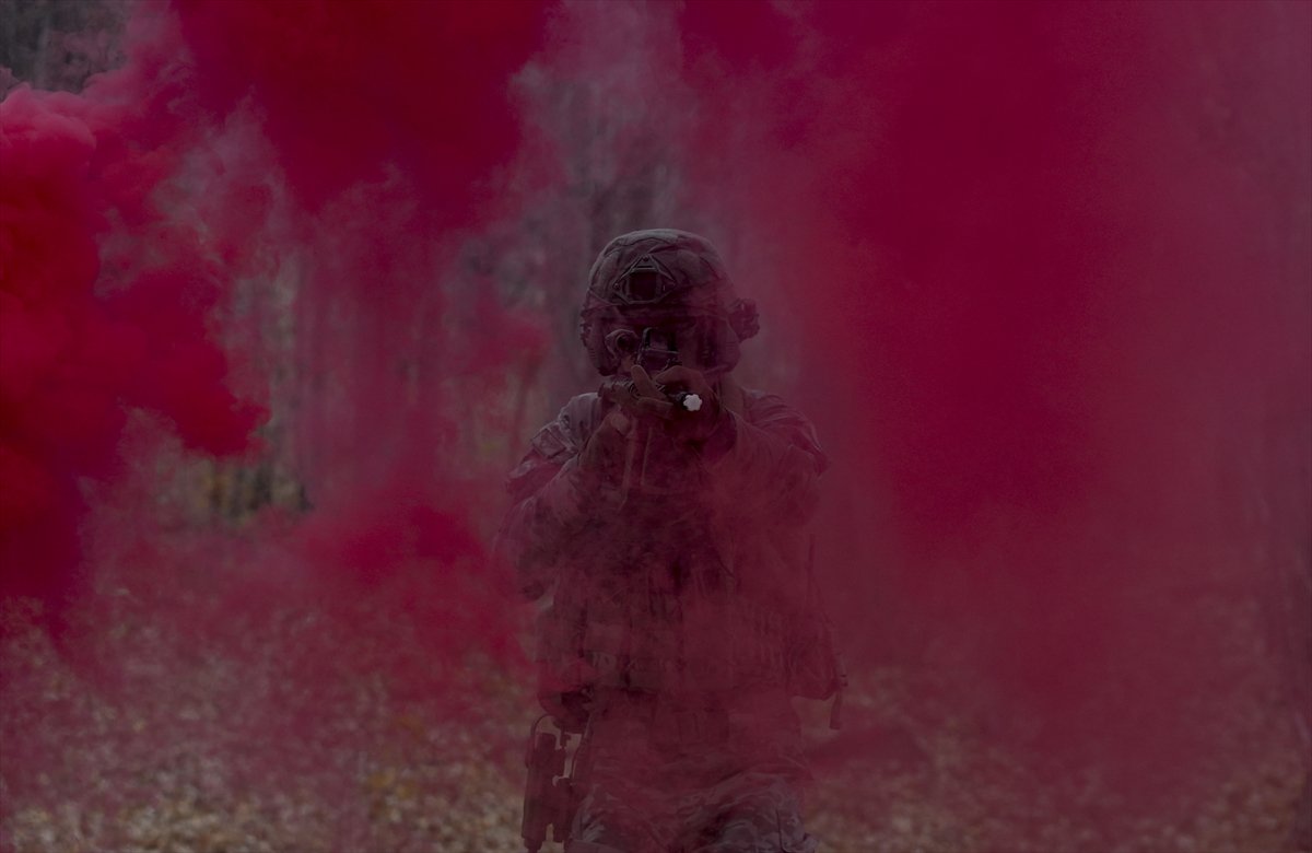 TSK'nın göz bebeği 'bordo bereliler' hayat kurtaran eğitimler alıyor