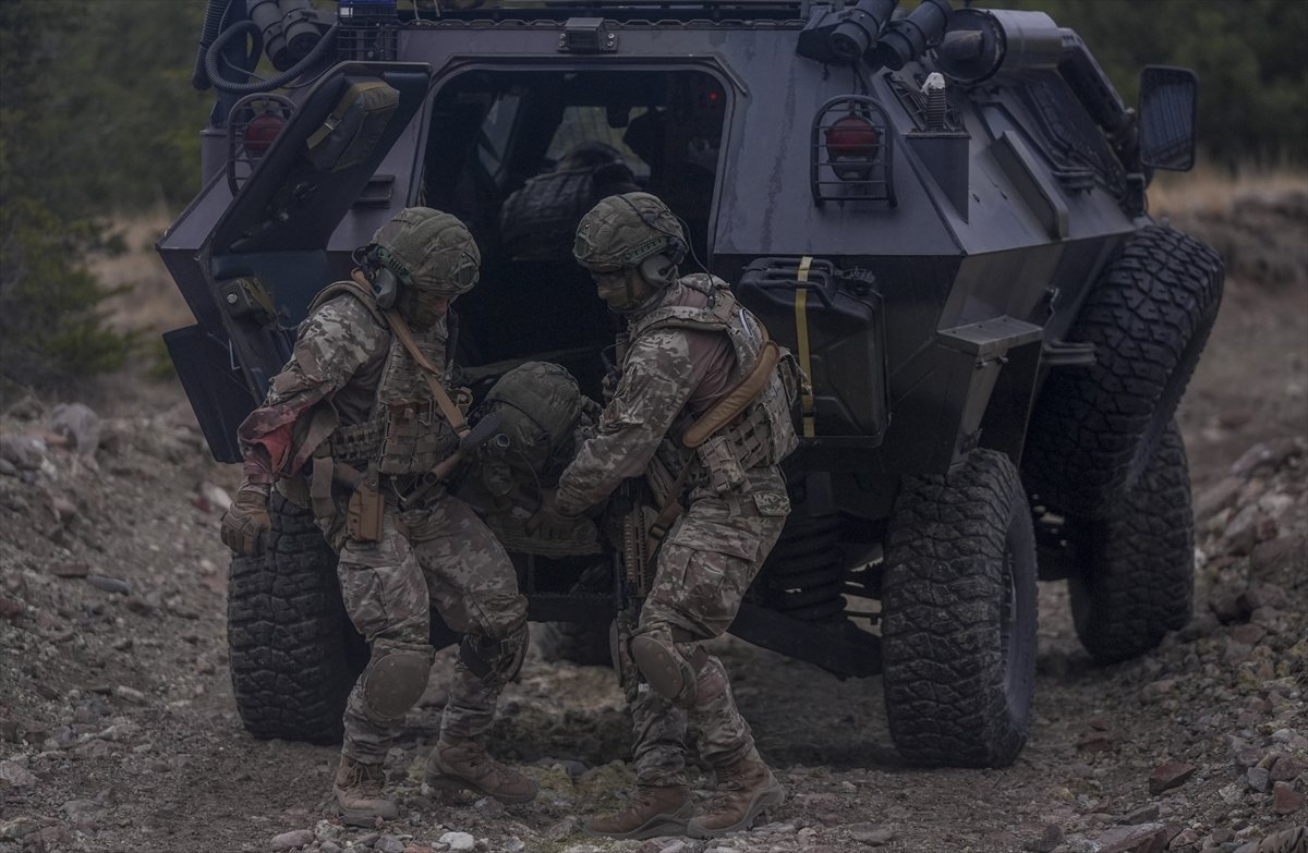 TSK'nın göz bebeği 'bordo bereliler' hayat kurtaran eğitimler alıyor