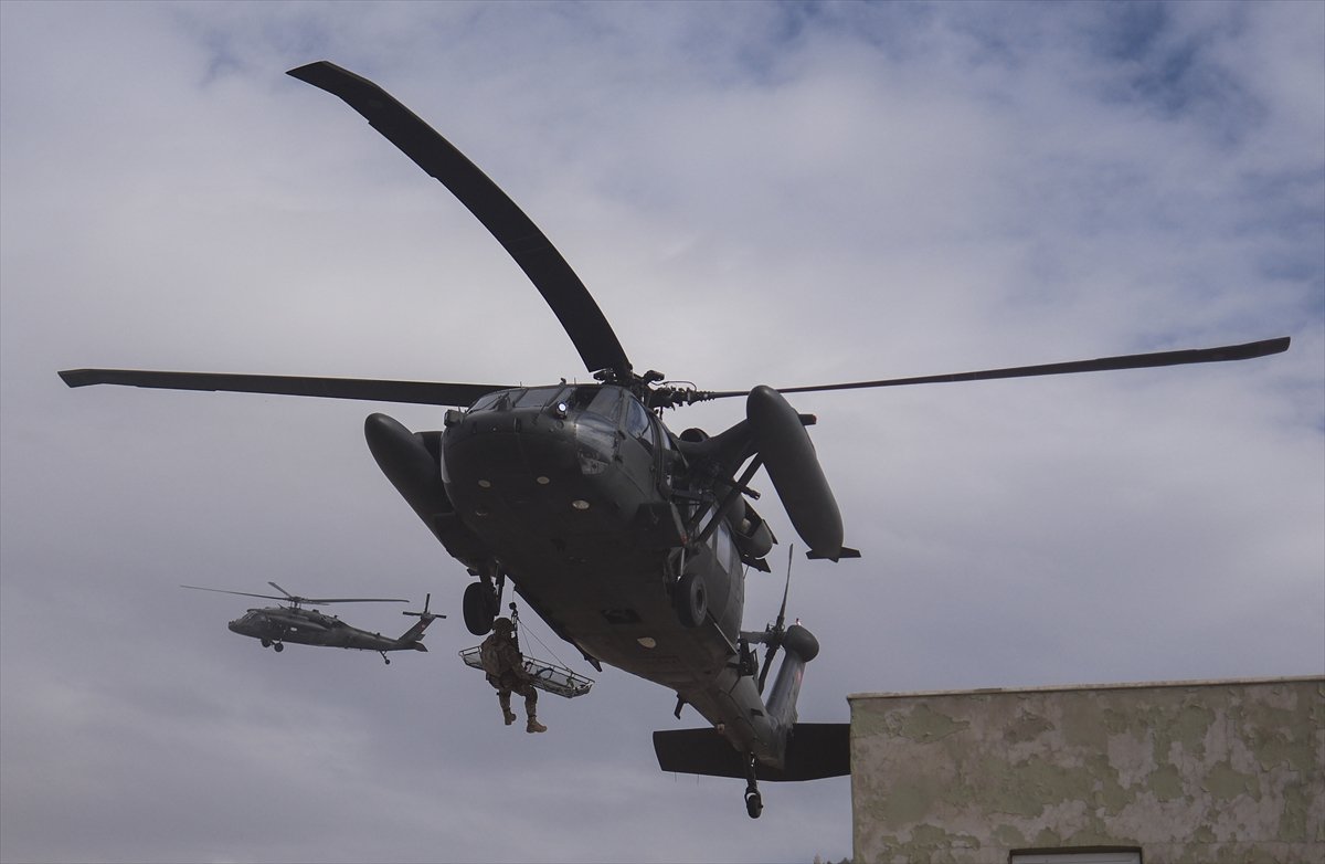 TSK'nın göz bebeği 'bordo bereliler' hayat kurtaran eğitimler alıyor