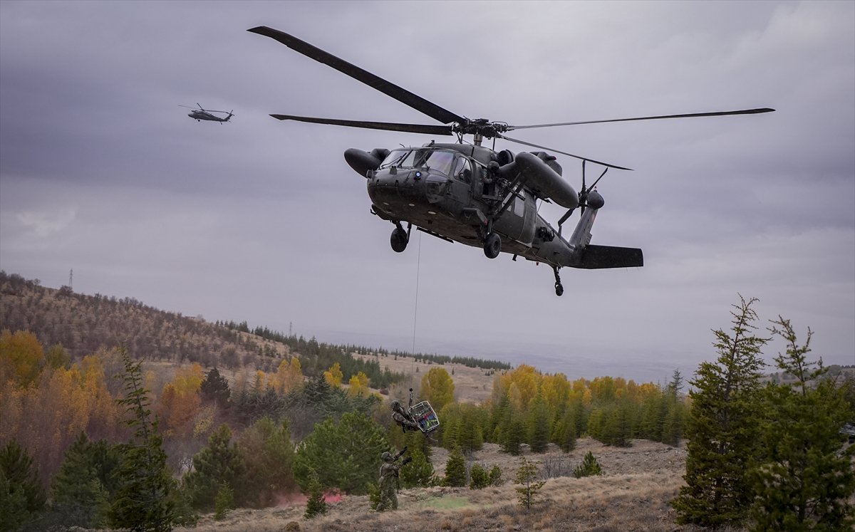 TSK'nın göz bebeği 'bordo bereliler' hayat kurtaran eğitimler alıyor