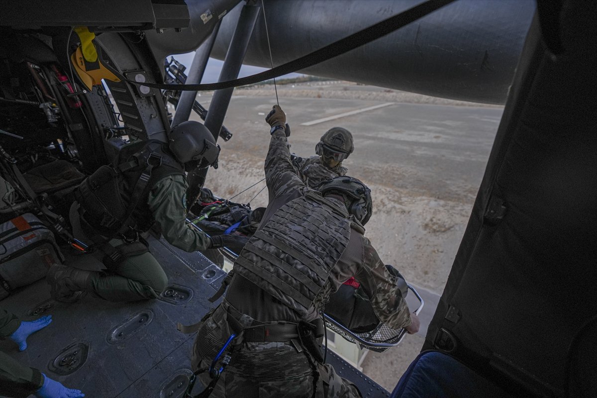 TSK'nın göz bebeği 'bordo bereliler' hayat kurtaran eğitimler alıyor