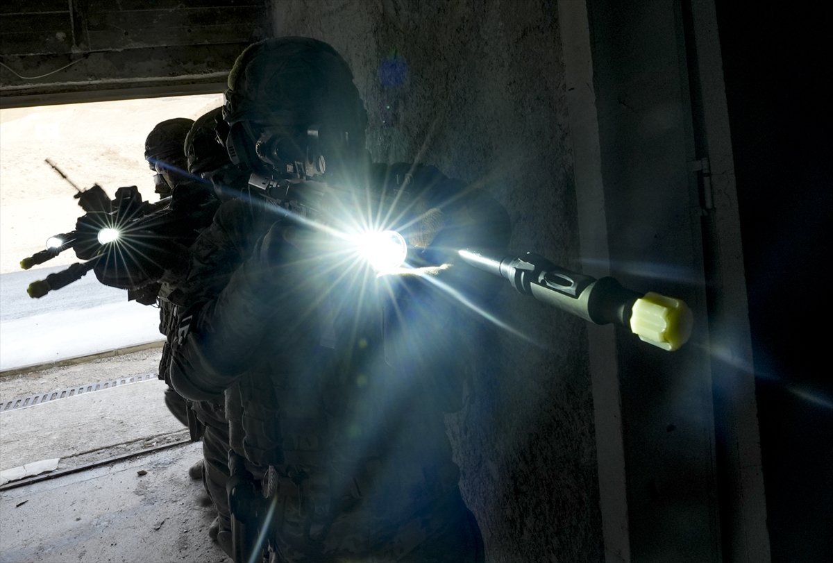 TSK'nın göz bebeği 'bordo bereliler' hayat kurtaran eğitimler alıyor