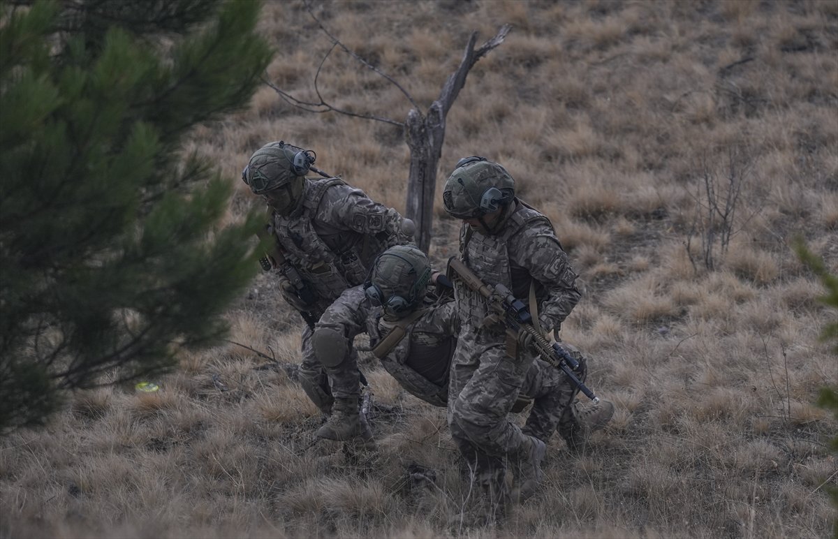 TSK'nın göz bebeği 'bordo bereliler' hayat kurtaran eğitimler alıyor