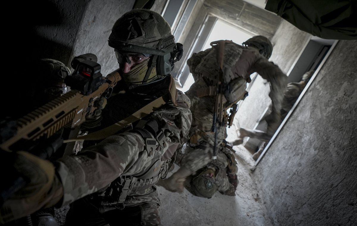 TSK'nın göz bebeği 'bordo bereliler' hayat kurtaran eğitimler alıyor