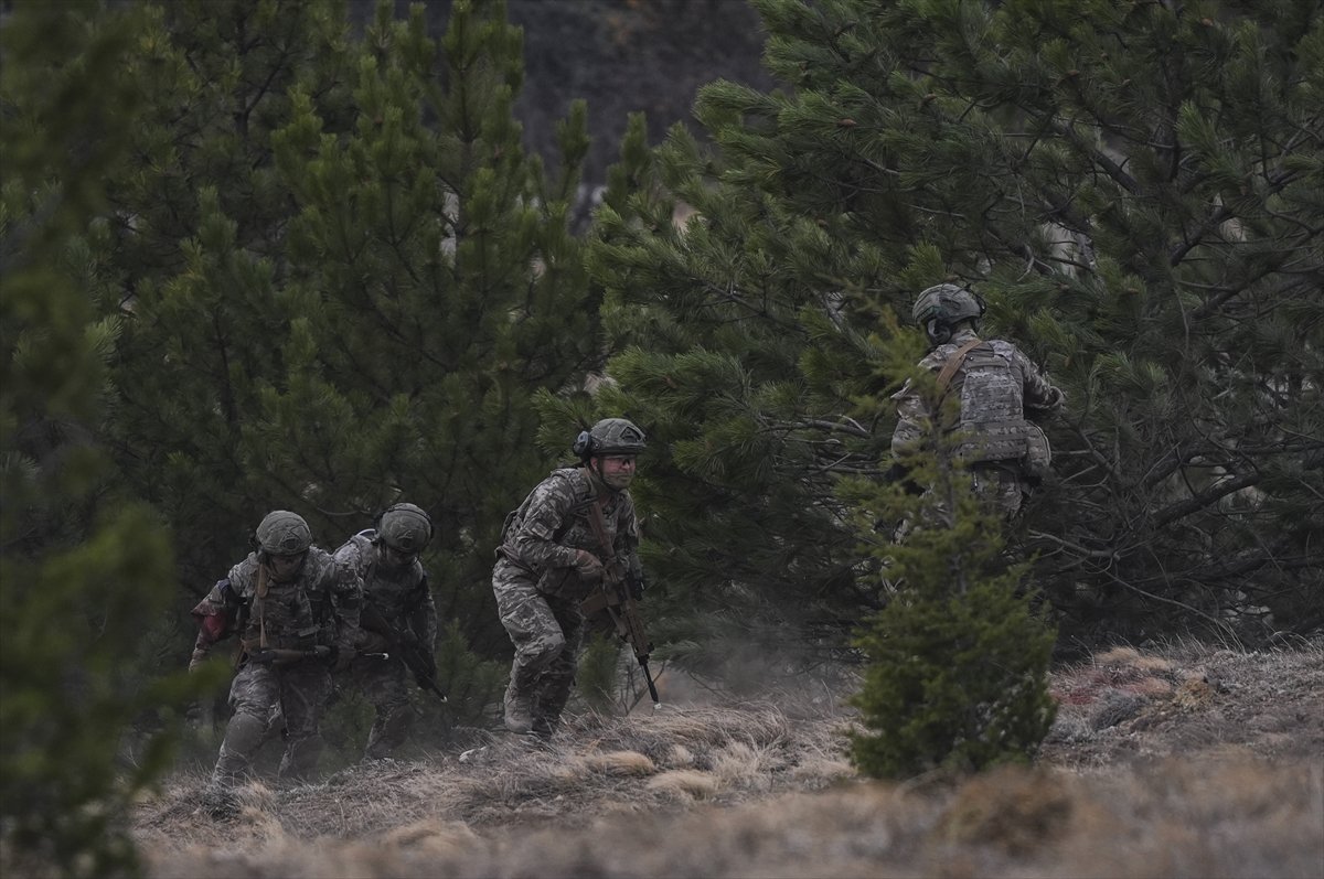 TSK'nın göz bebeği 'bordo bereliler' hayat kurtaran eğitimler alıyor