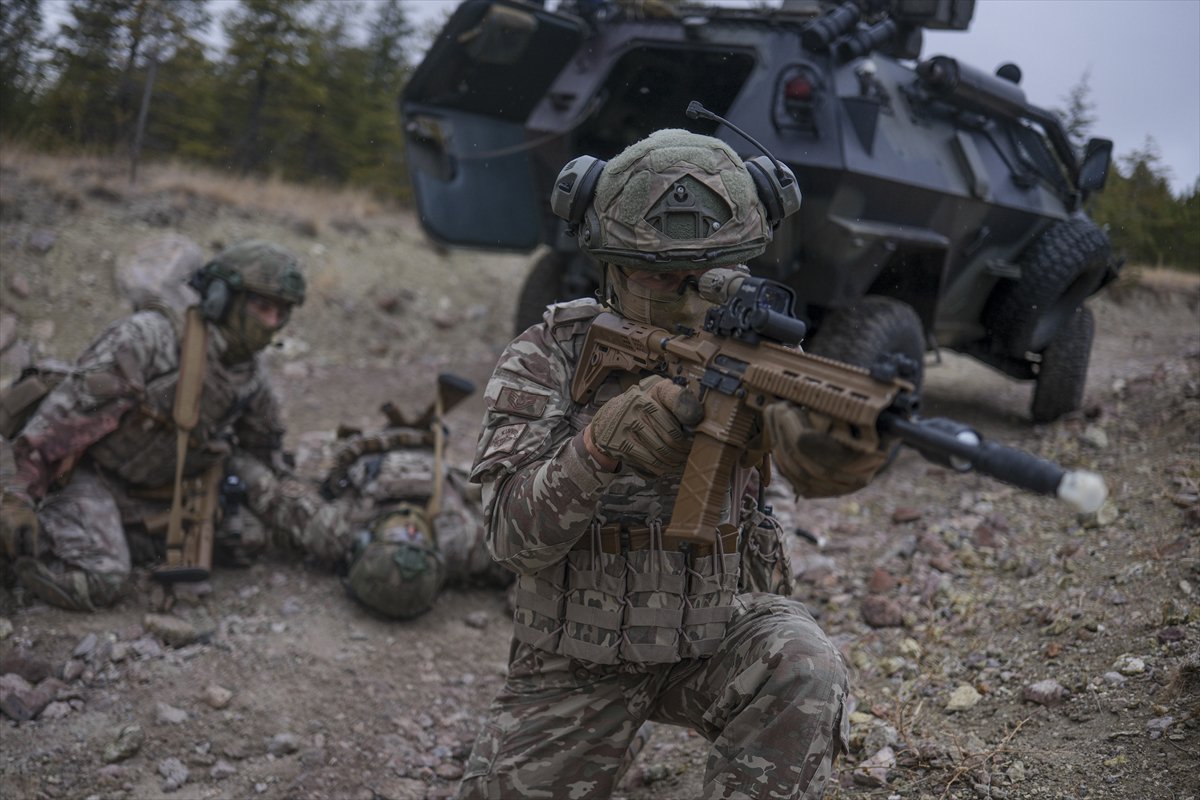TSK'nın göz bebeği 'bordo bereliler' hayat kurtaran eğitimler alıyor