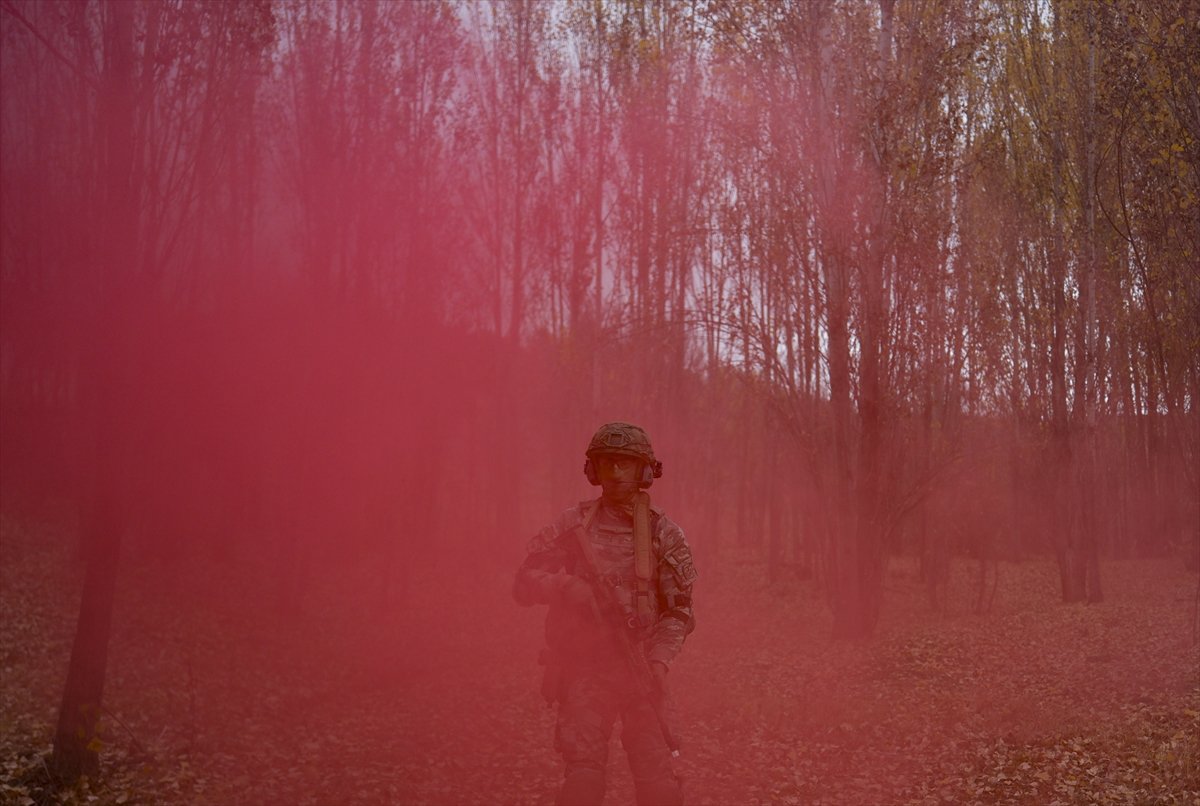 TSK'nın göz bebeği 'bordo bereliler' hayat kurtaran eğitimler alıyor