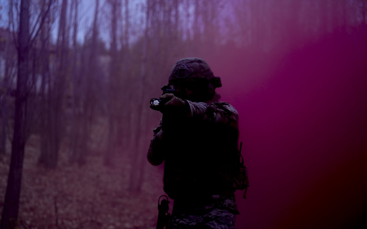 TSK'nın göz bebeği 'bordo bereliler' hayat kurtaran eğitimler alıyor