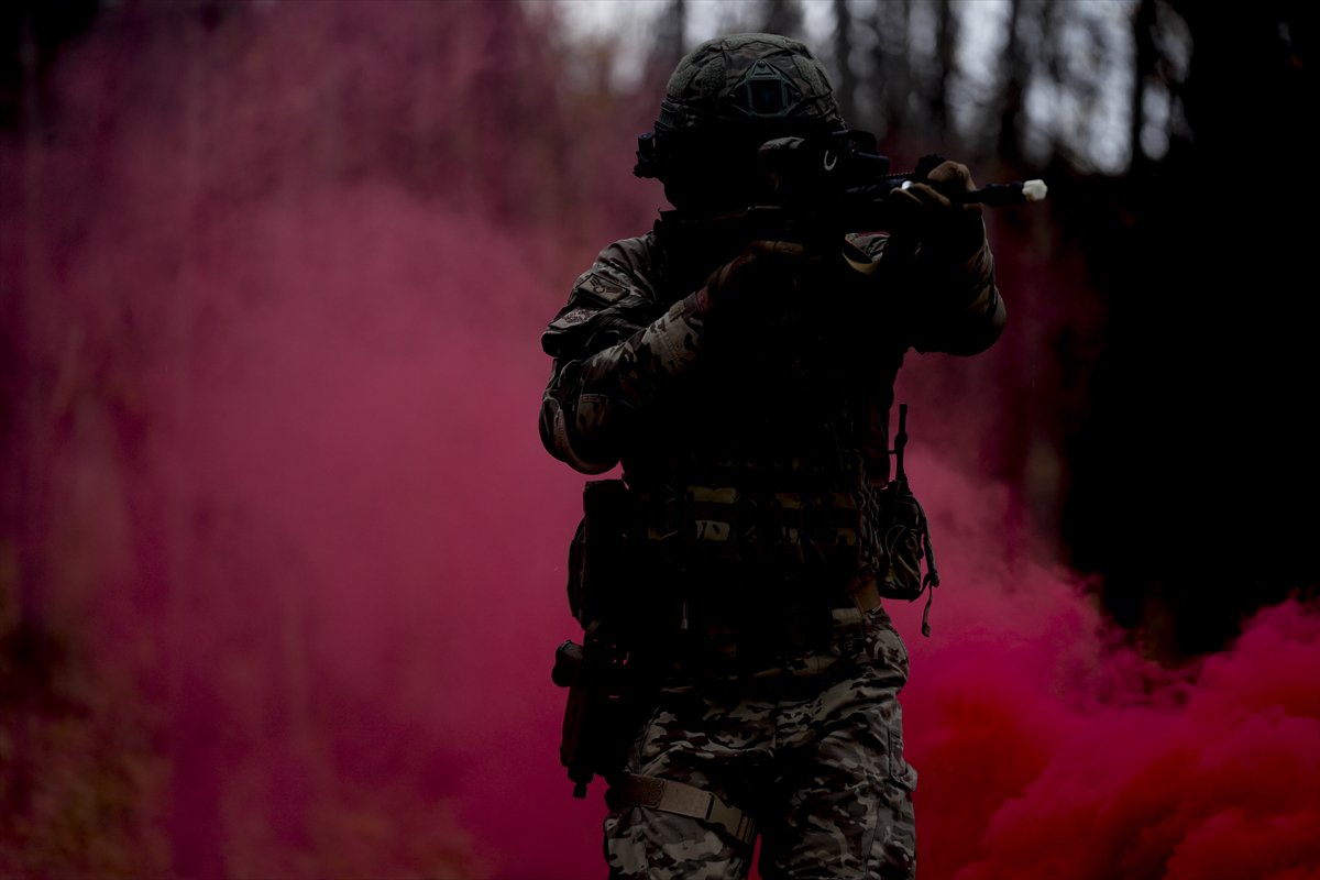 TSK'nın göz bebeği 'bordo bereliler' hayat kurtaran eğitimler alıyor