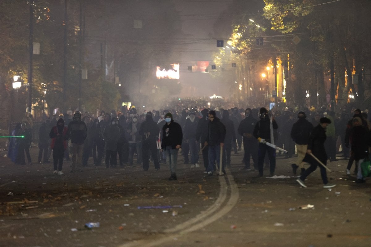 Gürcistan'da AB yanlısı göstericilerin hükümet karşıtı eylemlerine polis müdahalesi