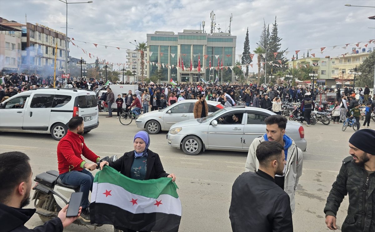 Suriyeliler Türkiye'de kutlama yapıyor