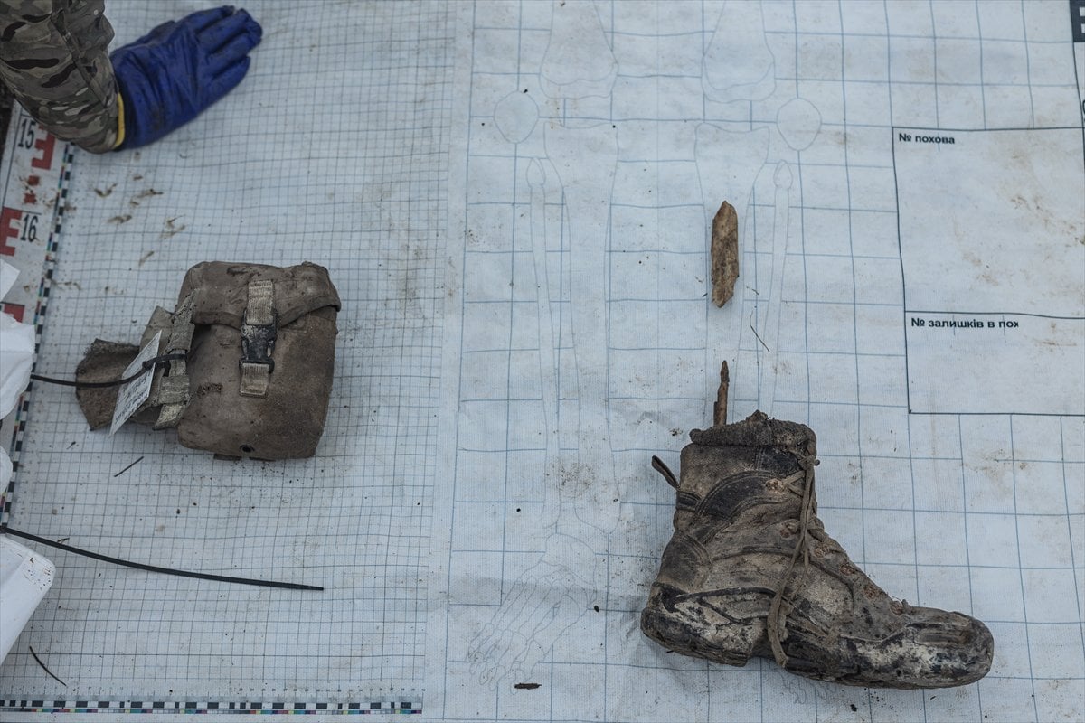 Savaşta terk edilen insanların kalıntılarını aramak için Ukraynalı gönüllülerden grup oluşturuldu