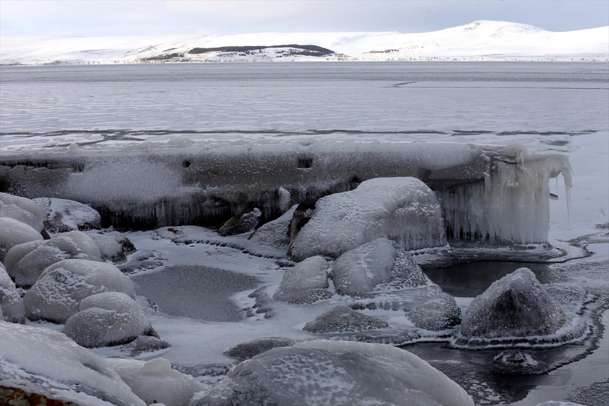 Çıldır Gölü'de dondurucu kutup soğukları