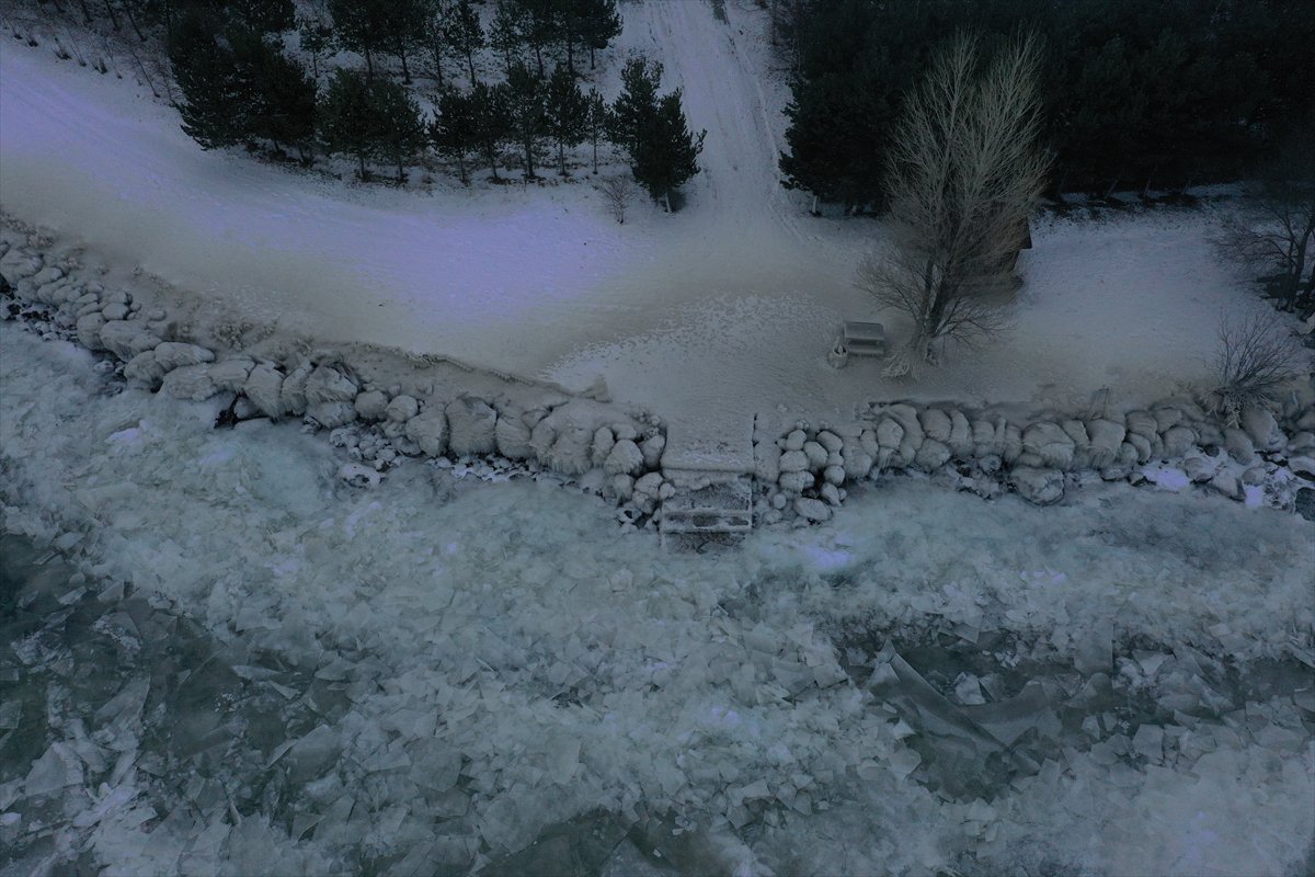 Çıldır Gölü'de dondurucu kutup soğukları