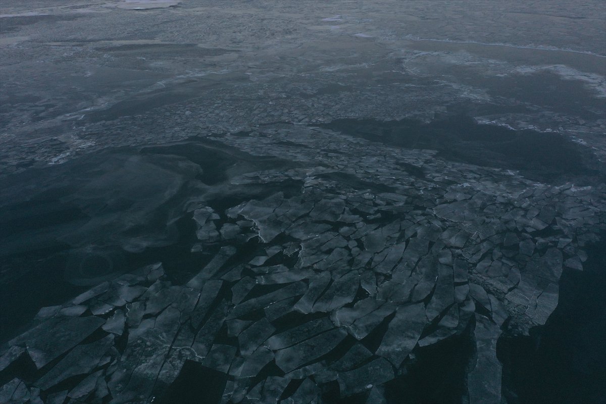 Çıldır Gölü'de dondurucu kutup soğukları