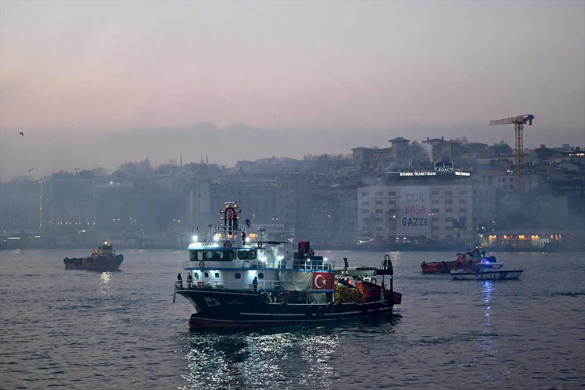 İstanbul'da tarihi Gazze yürüyüşü: Binler Galata Köprüsü'nde buluştu