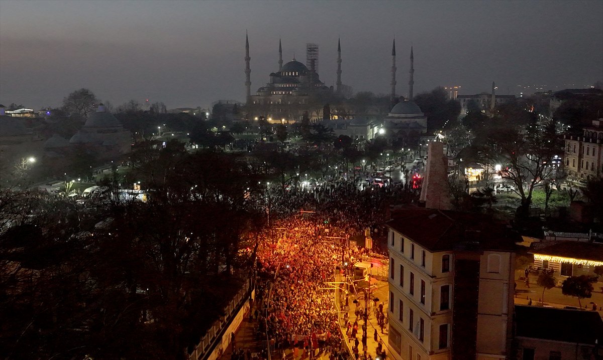 İstanbul'da tarihi Gazze yürüyüşü: Binler Galata Köprüsü'nde buluştu