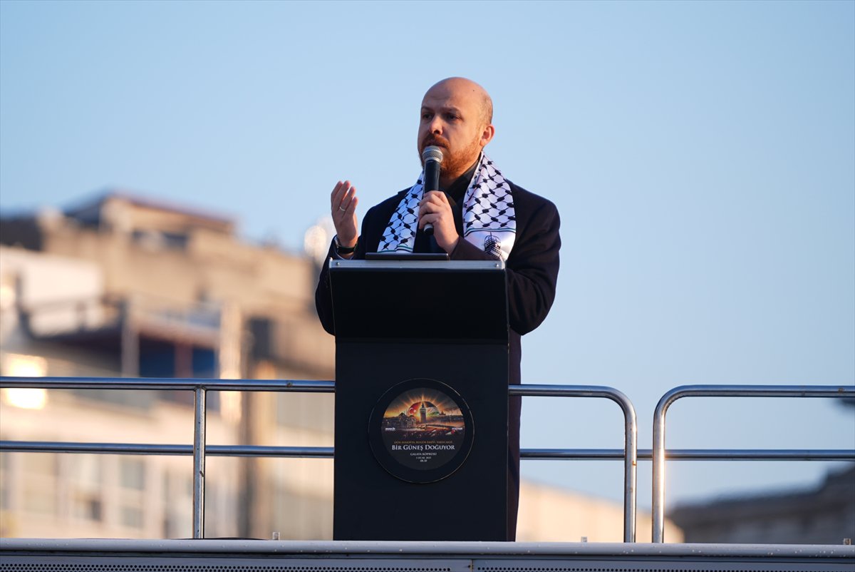 İstanbul'da tarihi Gazze yürüyüşü: Binler Galata Köprüsü'nde buluştu