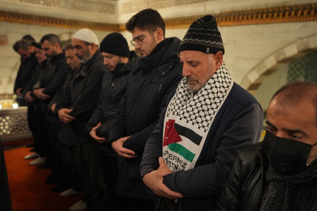 İstanbul'da tarihi Gazze yürüyüşü: Binler Galata Köprüsü'nde buluştu