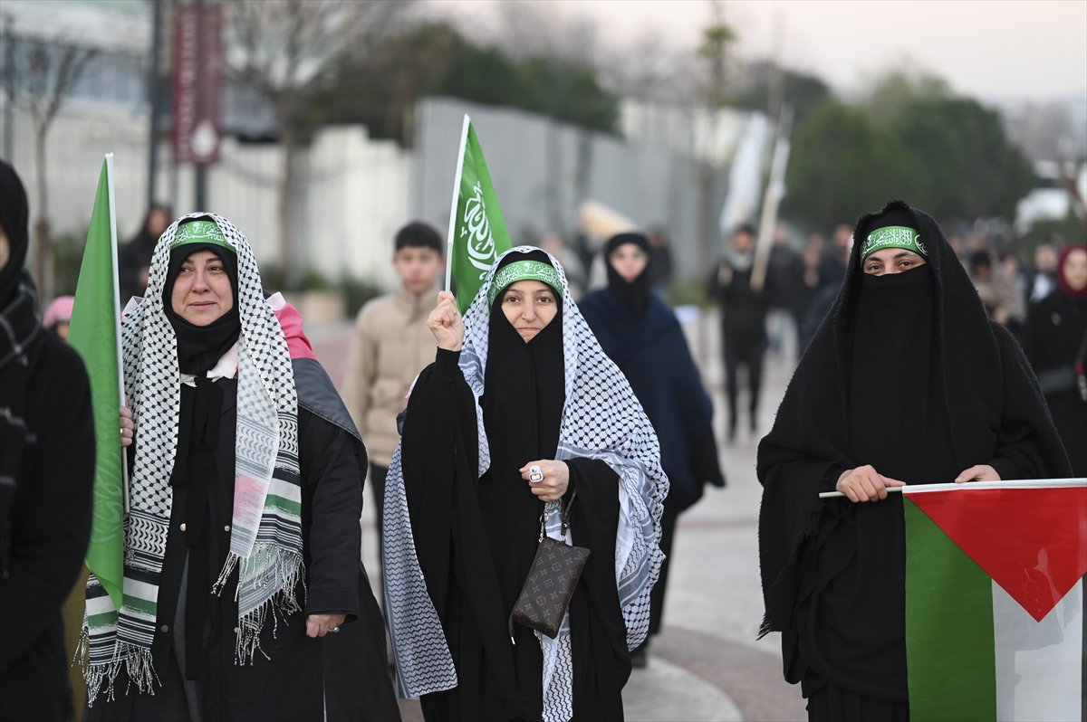İstanbul'da tarihi Gazze yürüyüşü: Binler Galata Köprüsü'nde buluştu