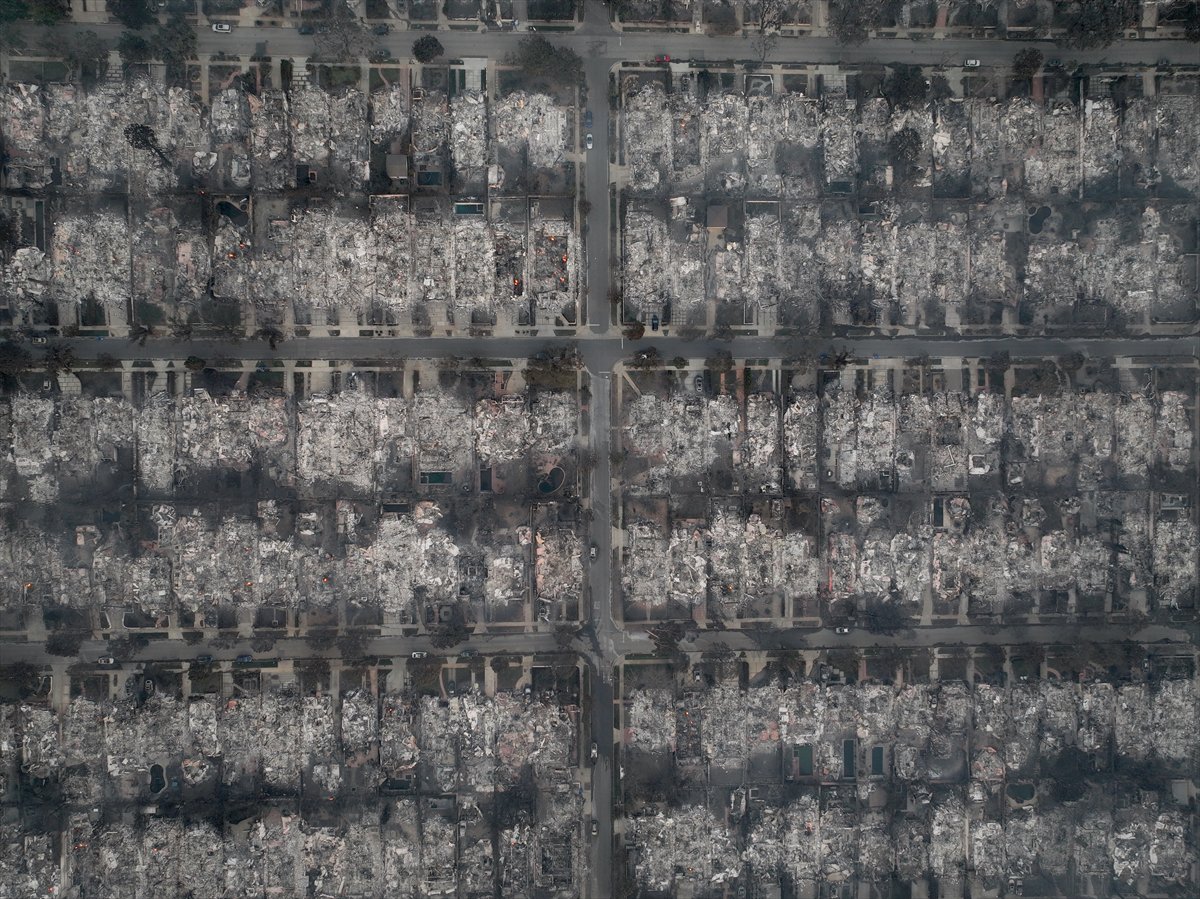 Los Angeles'taki yangının boyutu gözler önüne serildi