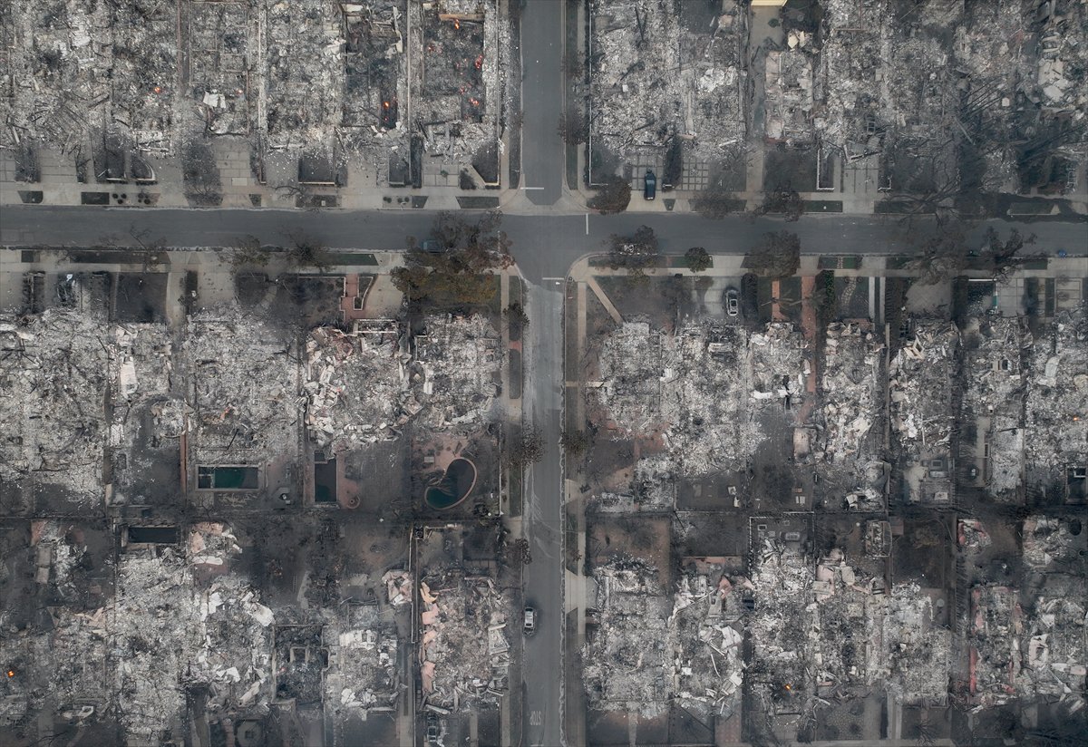 Los Angeles'taki yangının boyutu gözler önüne serildi