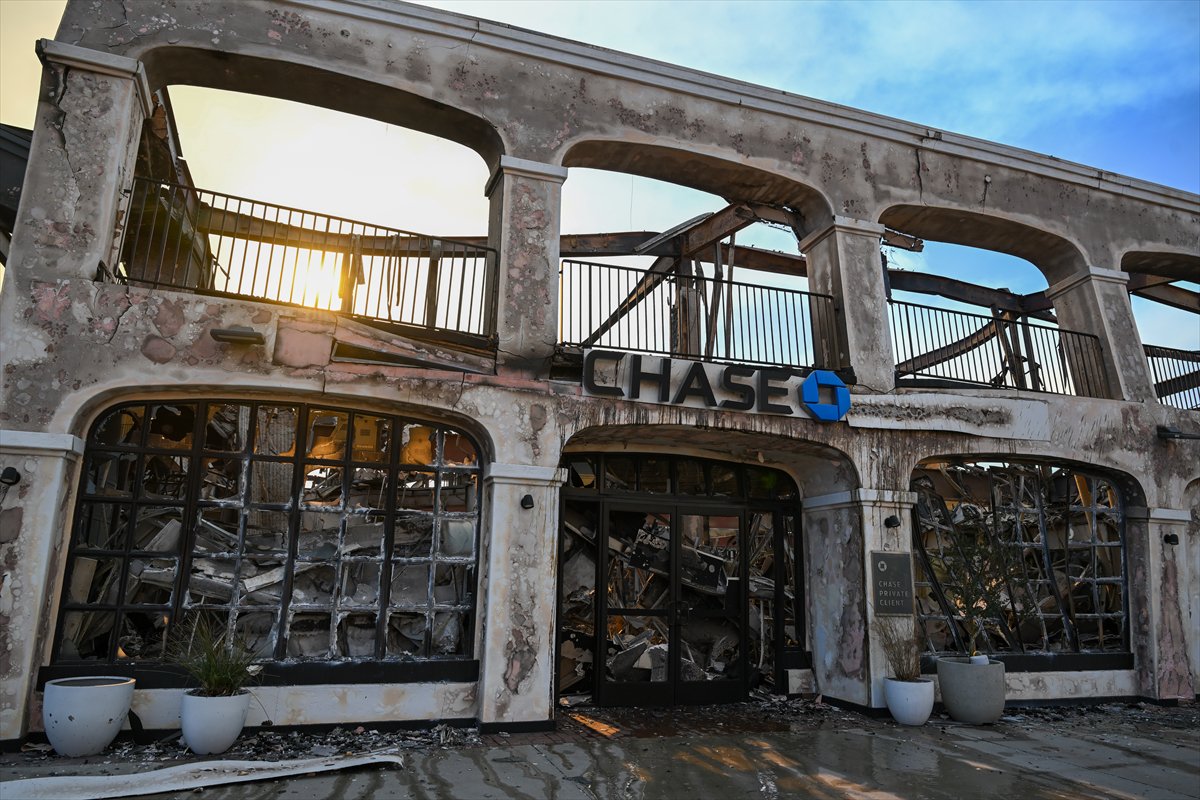 Los Angeles kabusu yaşıyor, yangınlar sönmüyor