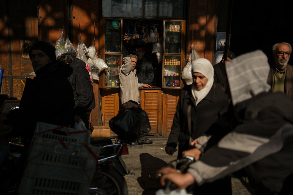 Özgür Suriye'de gülük yaşam