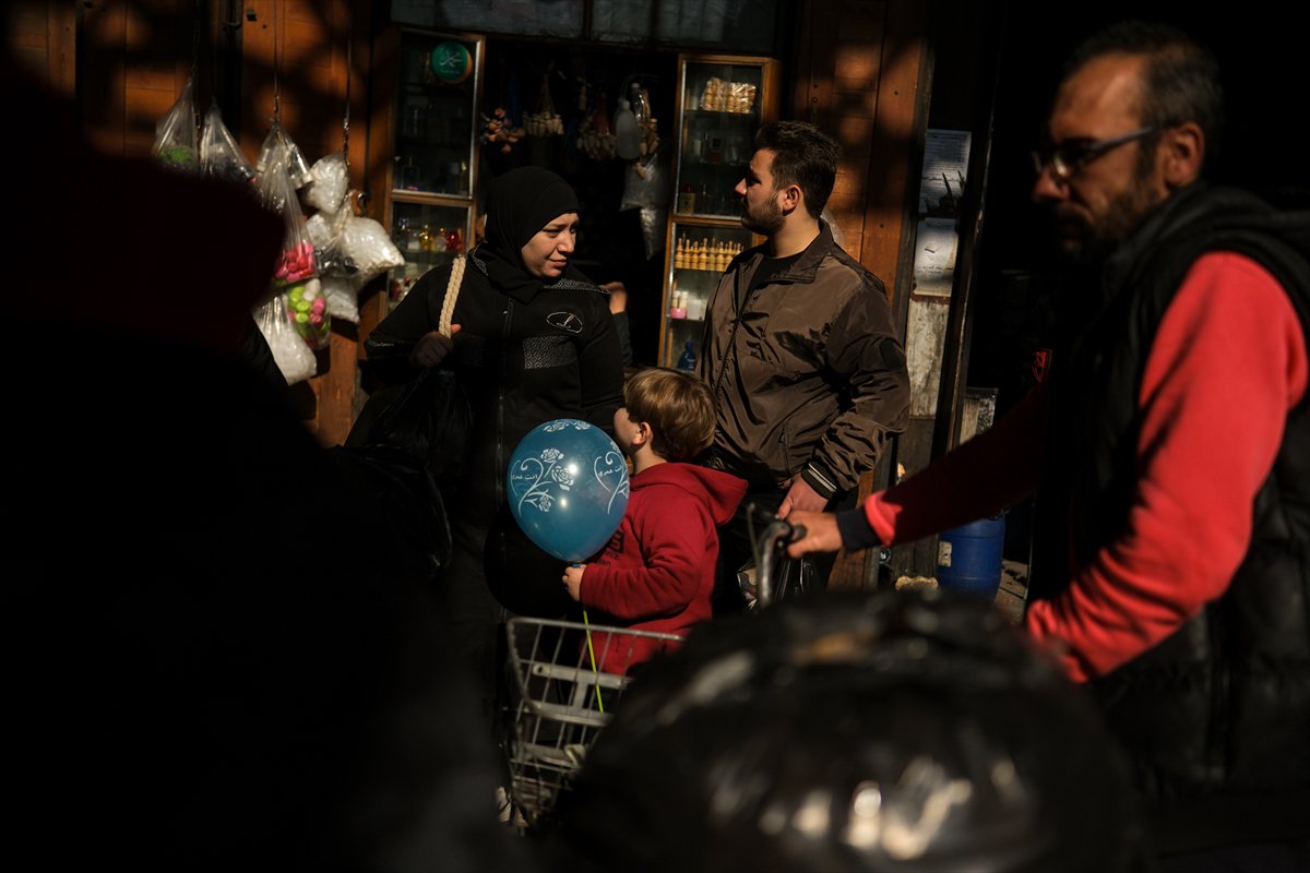 Özgür Suriye'de gülük yaşam