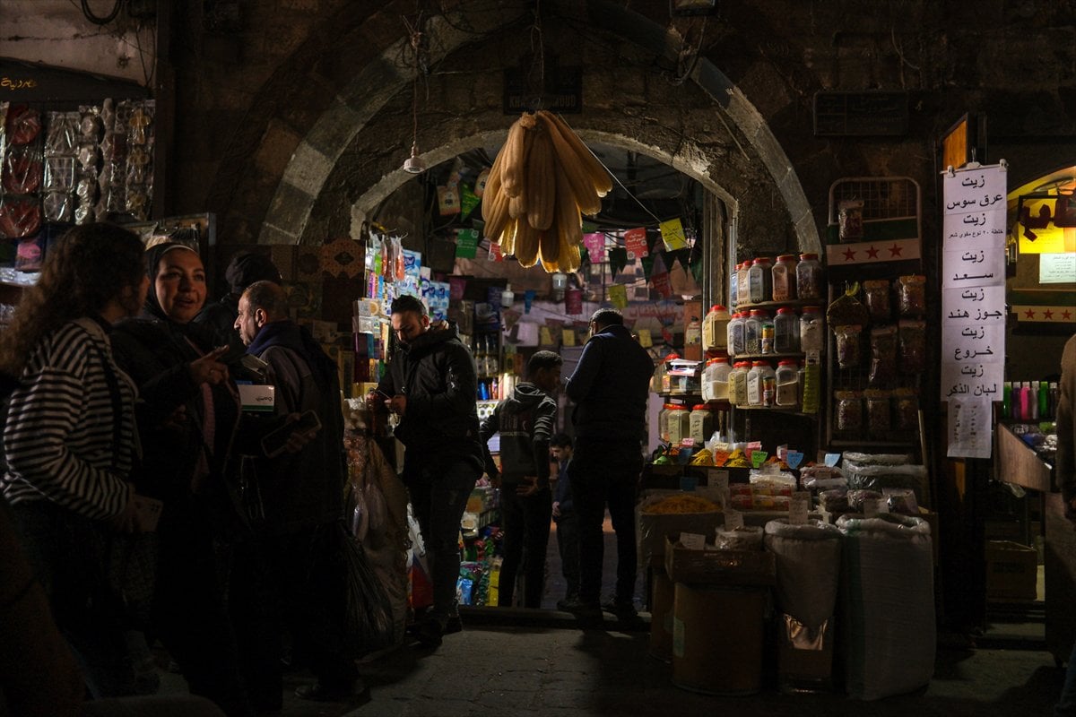 Özgür Suriye'de gülük yaşam