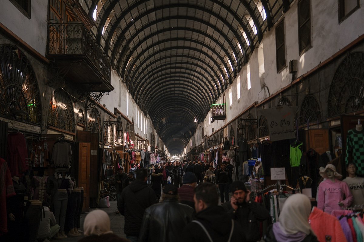 Özgür Suriye'de gülük yaşam