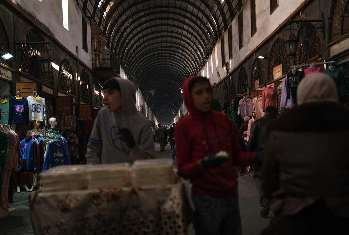 Özgür Suriye'de gülük yaşam