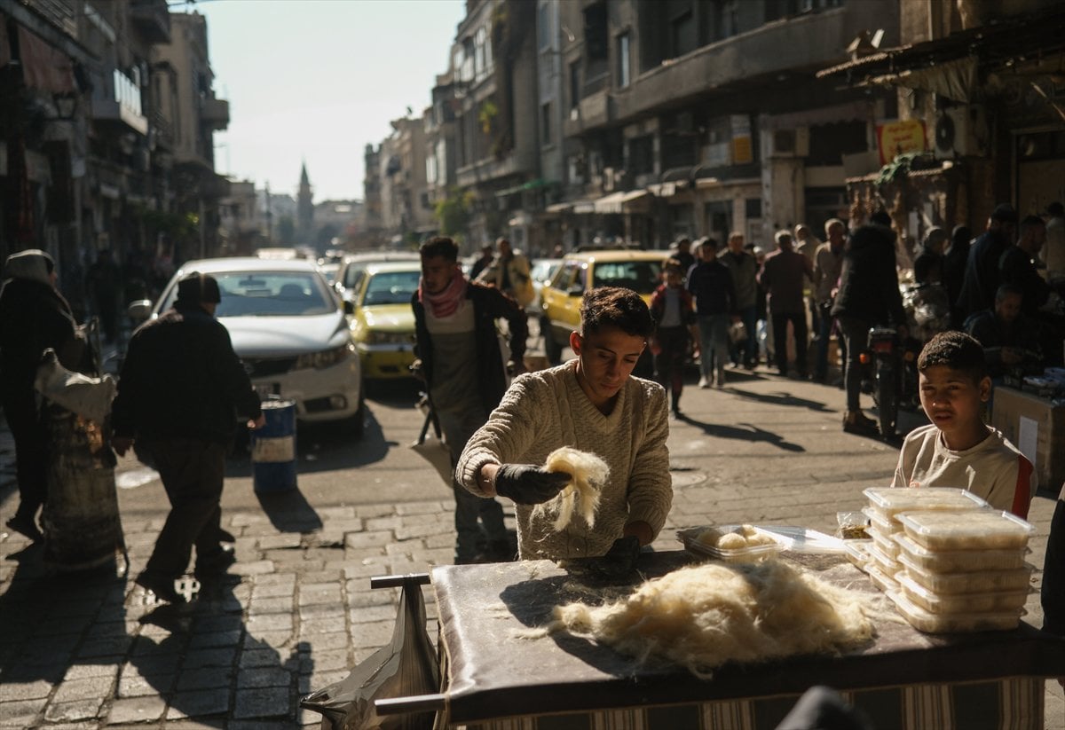 Özgür Suriye'de gülük yaşam