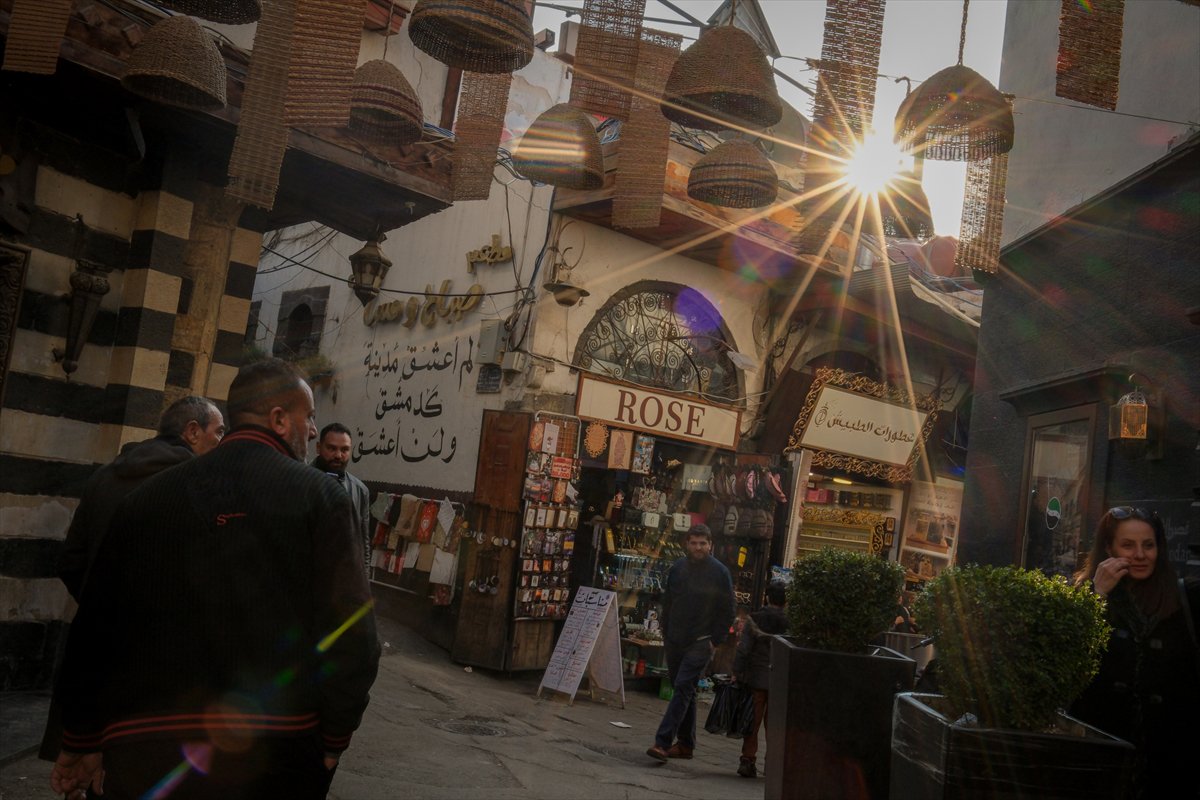 Özgür Suriye'de gülük yaşam