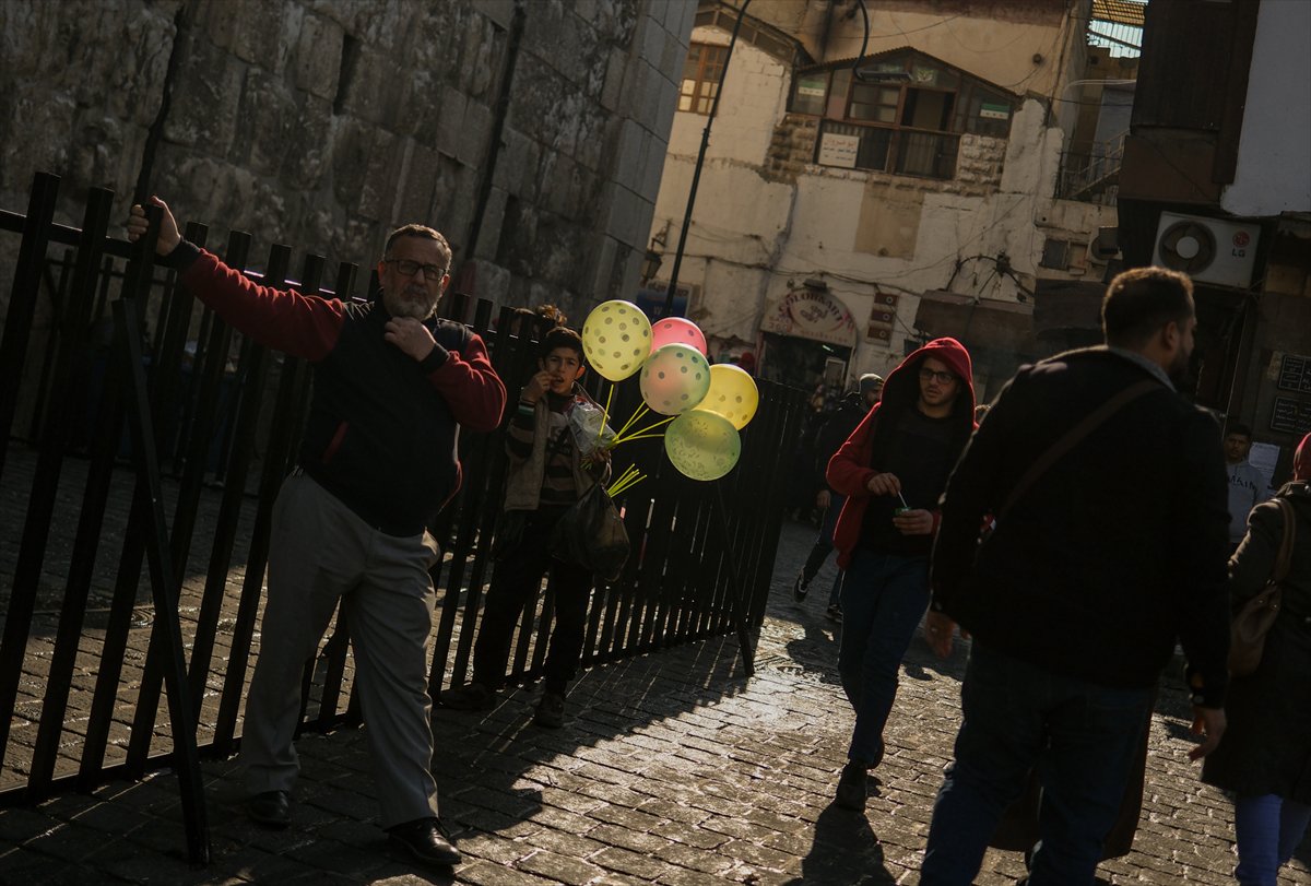 Özgür Suriye'de gülük yaşam