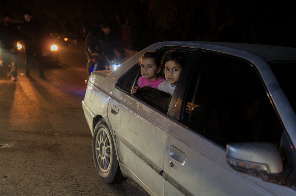 Suriyeliler Kasyun Dağı'na akın etti: Şam manzarasını seyrettiler