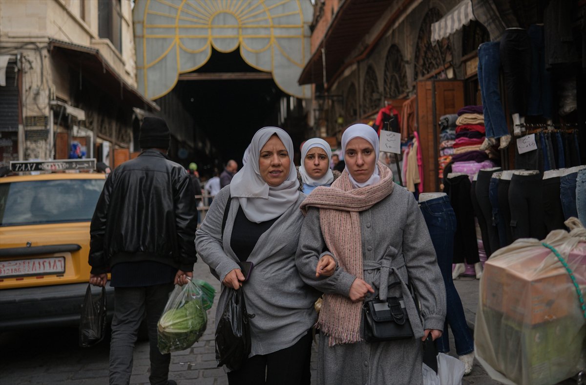 Özgür Suriye'de gülük yaşam