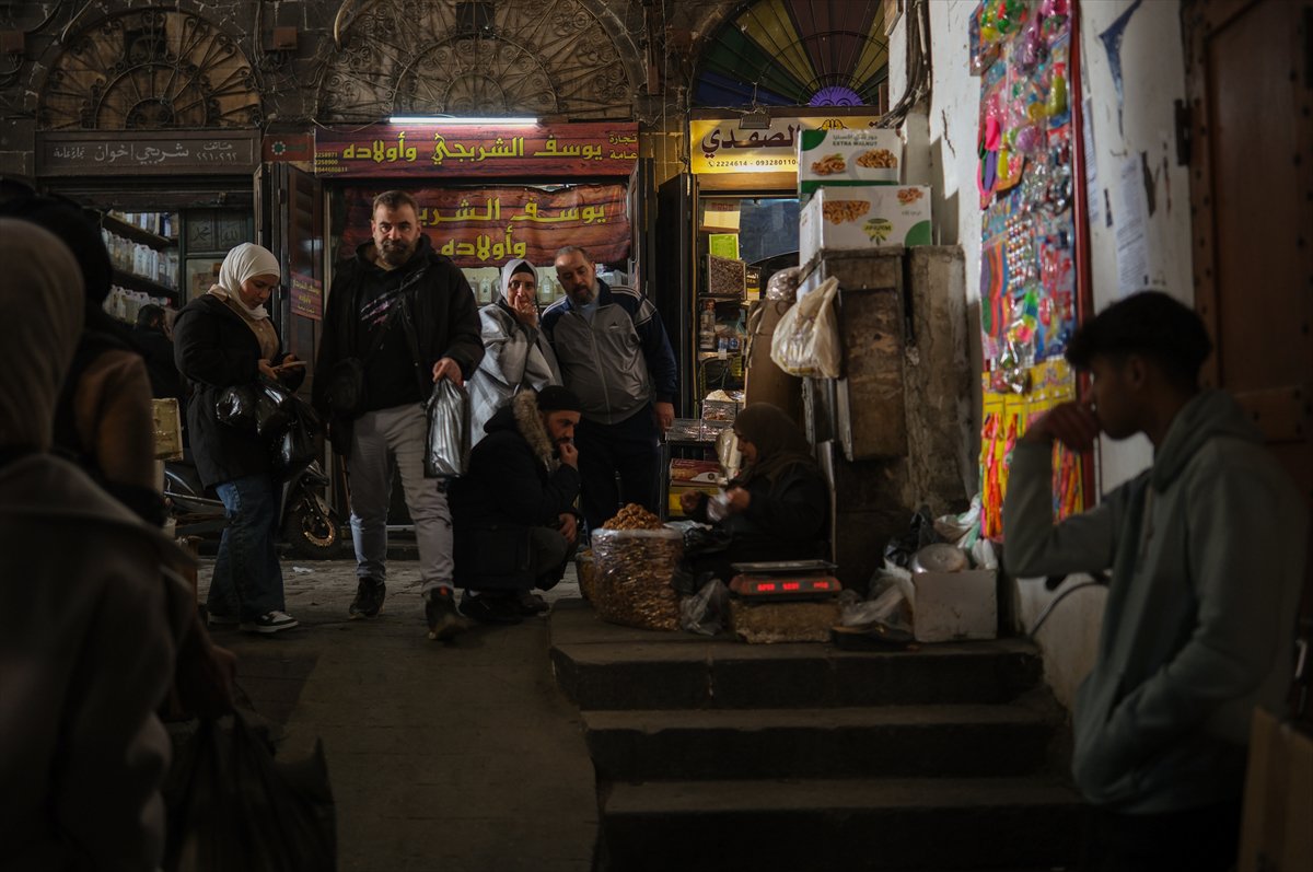 Özgür Suriye'de gülük yaşam