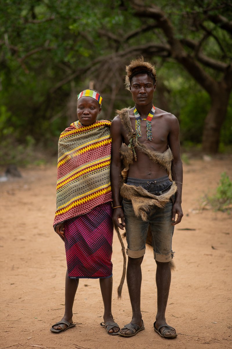 Tanzanyalı kabile ilkel yaşamdan vazgeçmiyor