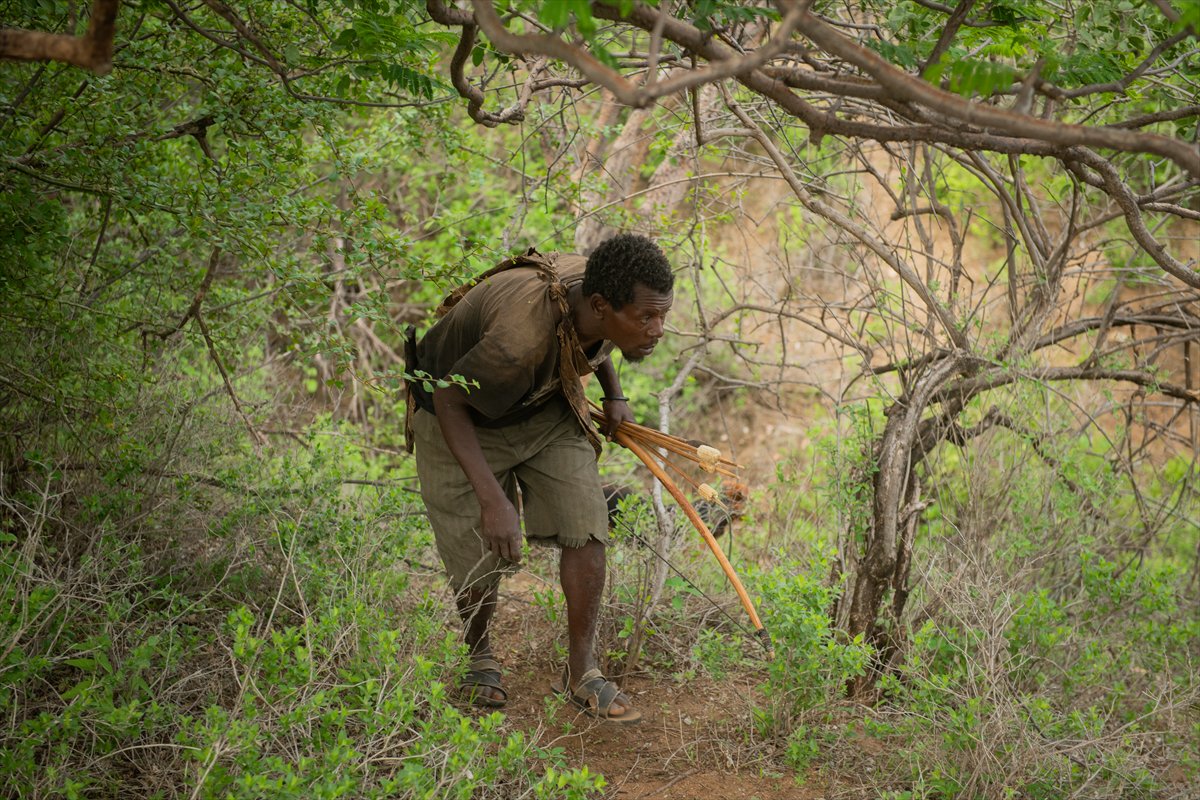 Tanzanyalı kabile ilkel yaşamdan vazgeçmiyor