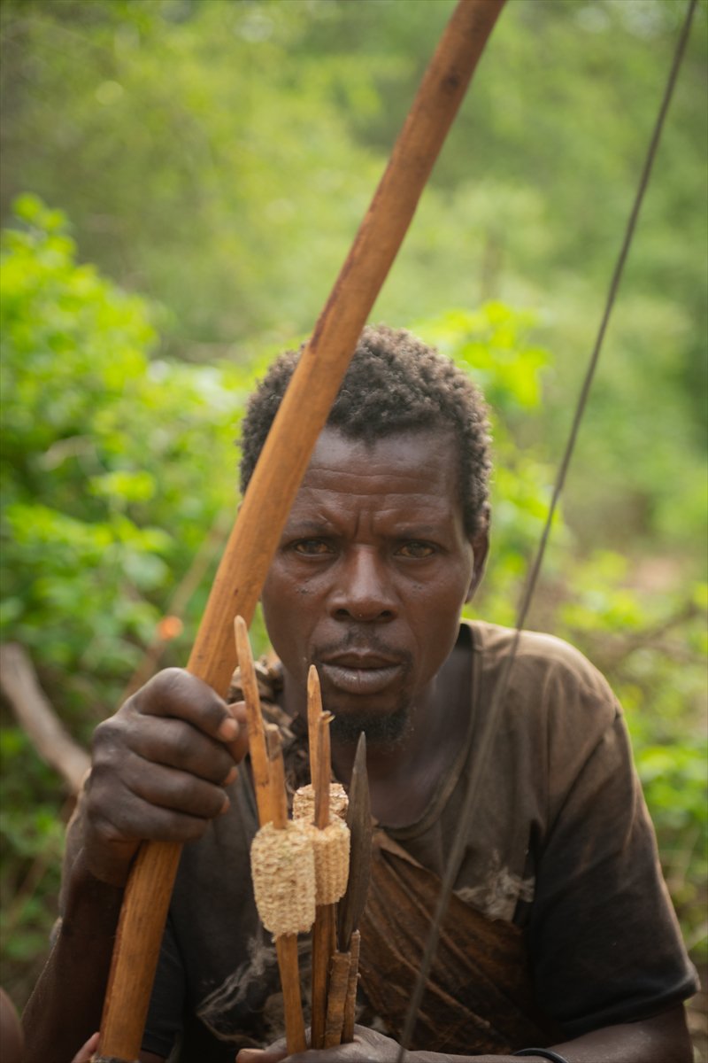 Tanzanyalı kabile ilkel yaşamdan vazgeçmiyor