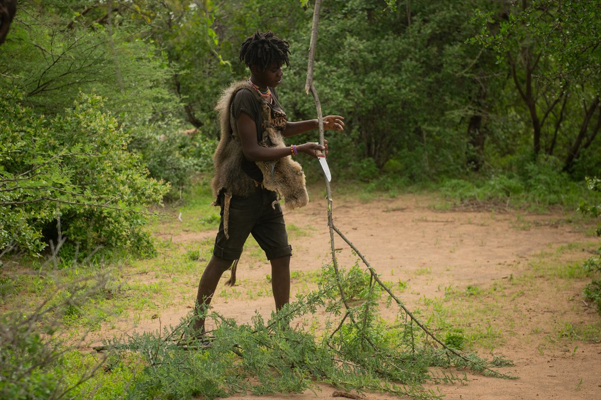 Tanzanyalı kabile ilkel yaşamdan vazgeçmiyor