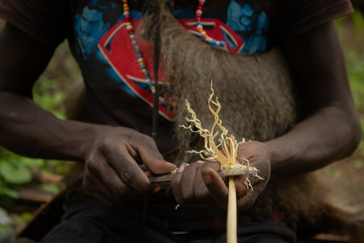 Tanzanyalı kabile ilkel yaşamdan vazgeçmiyor